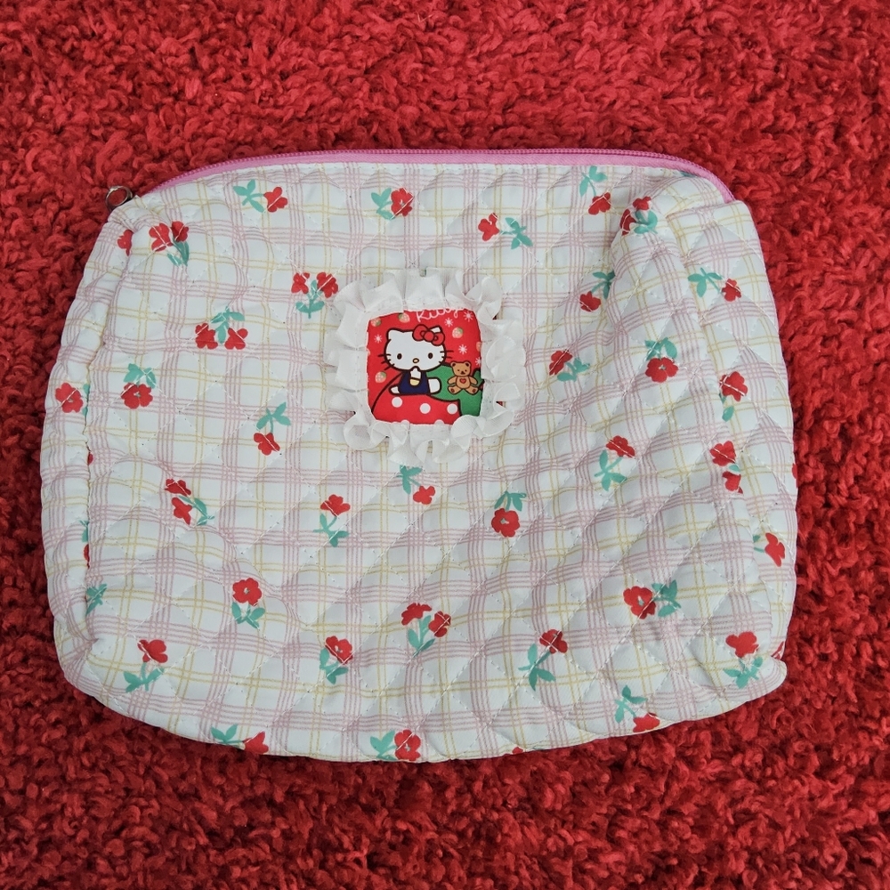 Hello Kitty Quilted Floral Pouch - White and Red